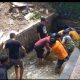 Firman Turun Langsung Bantu warga Melakukan Pembersihan Saluran Irigasi di Desa Sereang dan Kanie
