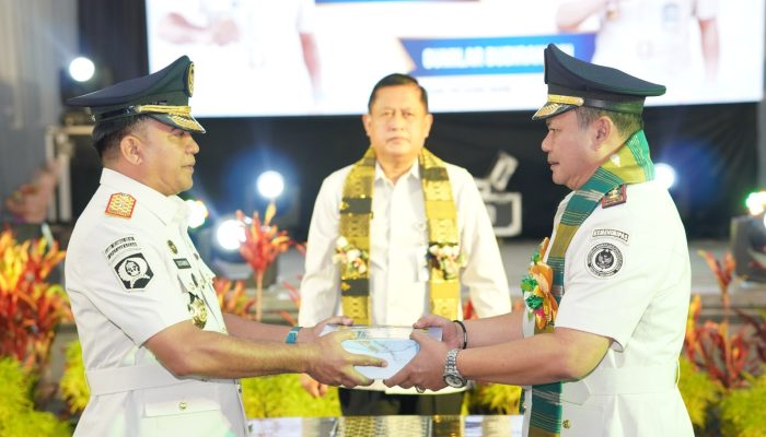 Pedang Pora Iringi Perpisahan Sutarno, Gumilar Budirahayu Resmi Nahkodai Lapas Makassar
