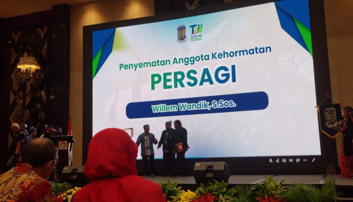 Bupati Tolikara Willem Wandik Raih Kehormatan Nasional, Dikukuhkan sebagai Anggota Kehormatan PERSAGI