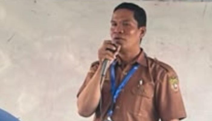 UPT Korwil Diknas Pitu Riase Berikan Arahan pada Pertemuan Orang Tua Murid di SDN 3 Batu Compong