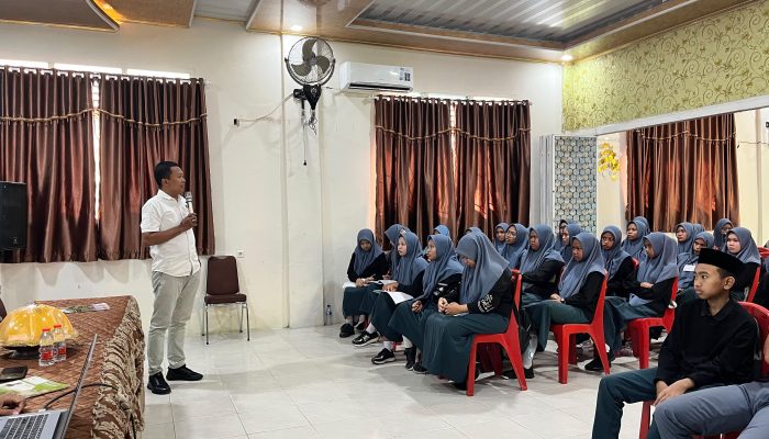 Satresnarkoba Polres Sidrap Edukasi Pelajar Ma’had DDI Pangkajene, Gaungkan Semangat “Narkoba No, Prestasi Yes”