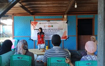 Mahasiswa KKN-T Inovasi Desa 116 Unhas Gelar Demonstrasi Pembuatan Pupuk Organik Cair dari Sabut Kelapa di Kelurahan Watang Suppa