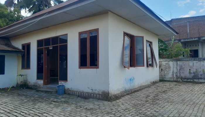 Kantor Lama Desa Talawe Sidrap Memprihatinkan, Jendela Rusak dan Terbengkalai, Kades: Tak Ada Anggaran Perbaikan