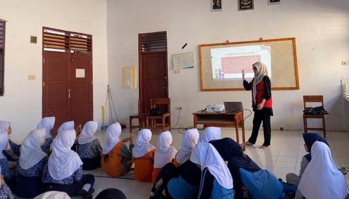 Sri Wahyuni Mahasiswa KKN Profesi Kesehatan Unhas Gelar Edukasi Tablet Tambah Darah sebagai Upaya Pencegahan Stunting Sejak Dini di UPTD SMP Negeri Satap 9 Barru