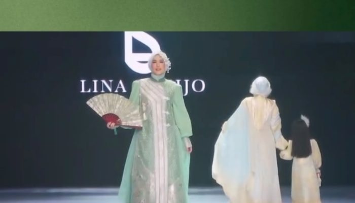 Lina Sukijo Harumkan Nama Indonesia, Karya Busana Muslim Tampil di Fashion Show Light of Azhariyat 2026 di Kairo