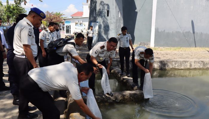 Kakanwil Ditjenpas Sulsel Tebar Benih Ikan Nila di Rutan Sidrap, Warga Binaan Dibekali Keterampilan untuk Dukung Ketahanan Pangan