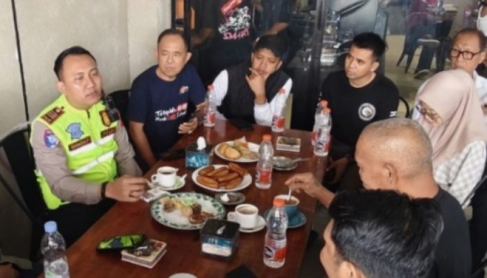 Polantas Polres Bone “Kopi Morning” bersama Awak Media, Pererat Silaturahmi dan Sinergi