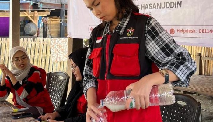 Amelia Anabel Christine M, Mahasiswi KKN-T Unhas Kenalkan Mikroorganisme Lokal (MOL) sebagai Solusi Pengolahan Limbah Organik