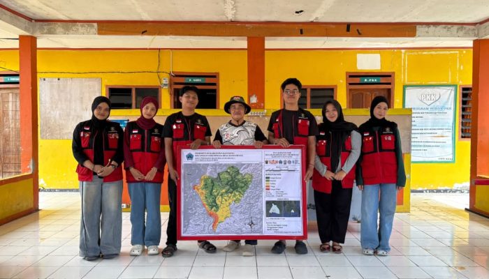 Nurul Hikma Mahasiswi KKN 116 Unhas Susun Peta Rawan Banjir sebagai Upaya Mitigasi Bencana di Desa Mamampang