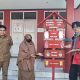 Mahasiswa KKN Unhas Pasang Plang Edukasi Waktu Urai Sampah di Kelurahan Bira 