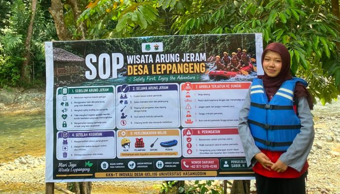 Nurfadiyah Aqila Mahasiswi KKN Unhas Hadirkan Papan SOP Bilingual untuk Tingkatkan Keselamatan Wisata Arung Jeram di Desa Leppangeng. 