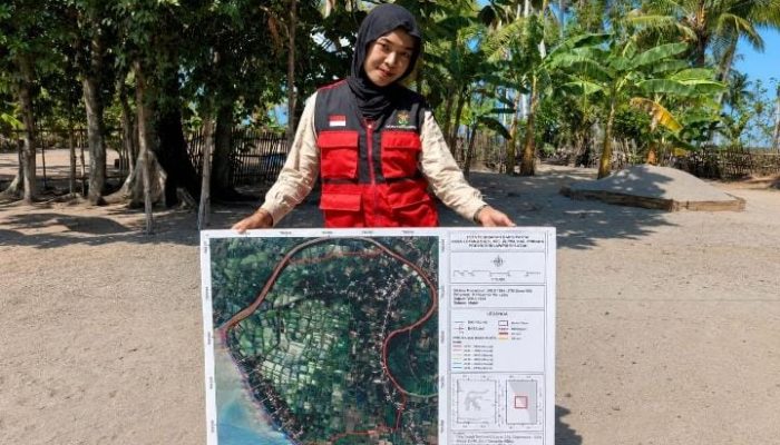 Mahasiswa KKN-T 116 UNHAS Petakan Perubahan Garis Pantai Desa Lotang Salo Periode 2017–2026
