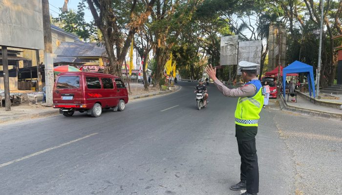 Sat Lantas Polres Enrekang Gelar Rutin Pengaturan Lalu Lintas Di Saat Pagi Hari