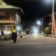 Personil Satlantas Polres Enrekang Laksanakan Pengaturan Arus Lalu lintas di giat  Takziah  Warga