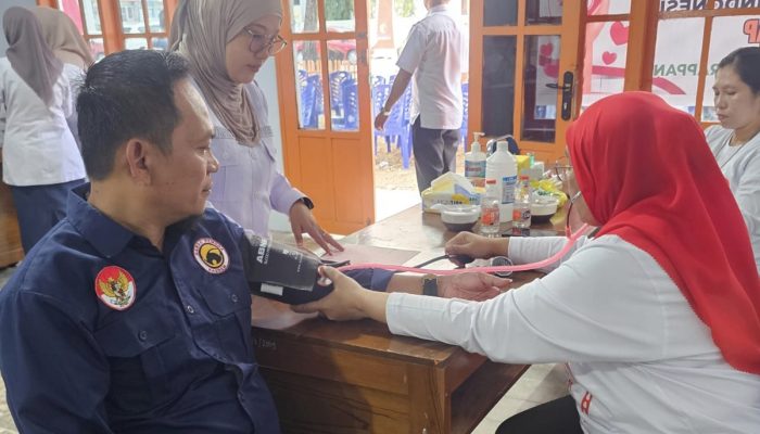 Ketua NasDem Sidrap Ikut Donor Darah di Bawaslu, Ajak Masyarakat Terus Berbagi Kebaikan