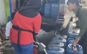Jerigen Menumpuk di SPBU Bungi Pinrang, Pengambilan BBM Dipertanyakan