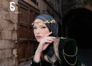 Lina Sukijo Hadirkan Keanggunan Wanita Timur Tengah dalam Soerabaja Fashion Trend 2027