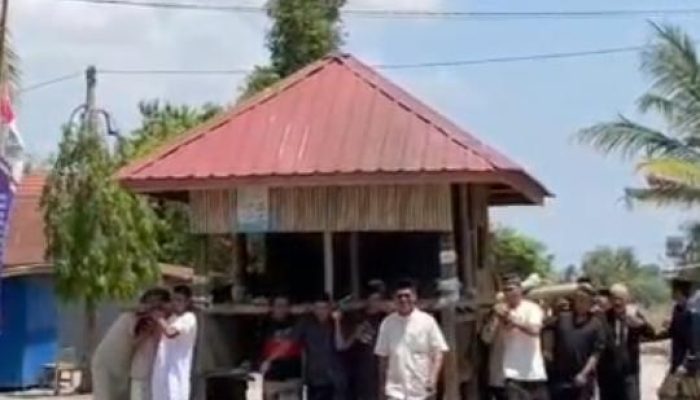 Wujud Gotong Royong Masih Kental Terpelihara di Desa Bila Riase.