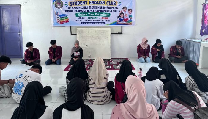 Students English Club SMAN 11 Sidenreng Rappang Perkuat Kemampuan Berbahasa Inggris melalui Kolaborasi bersama Mahasiswa IAIN Parepare