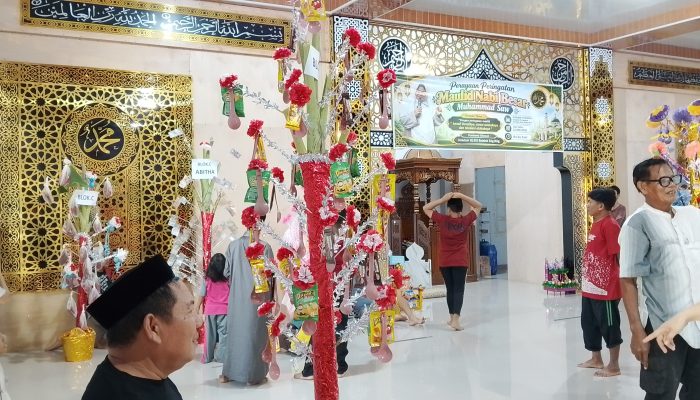 Warga BTN Mula Reski Laksanakan Peringatan Maulid Nabi Muhammad SAW di Masjid At-Thamrin