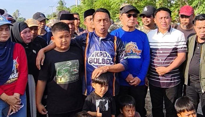 Dorong Ekonomi Petani, Bupati Sidrap Mulai Benahi Jalan 2 Kilometer di Desa Sipodeceng