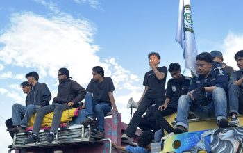 BBM Diklaim Aman, Antrean SPBU di Makassar Tetap Mengular, DEMA FUF Pertanyakan Penyebabnya