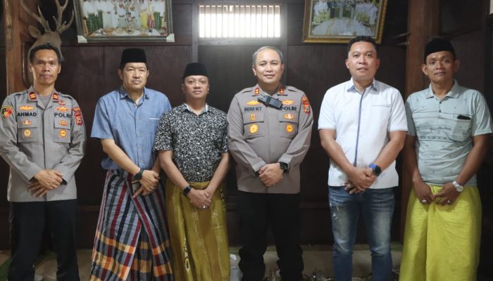 Rangkul Tokoh Hindu Towani Tolotang, Kapolres Sidrap Perkuat Toleransi dan Kamtibmas