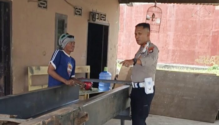 Cegah Kendaraan Tak Layak Jalan, Kasat Lantas Polres Sidrap Sosialisasikan Legalitas Pembuatan Karoseri